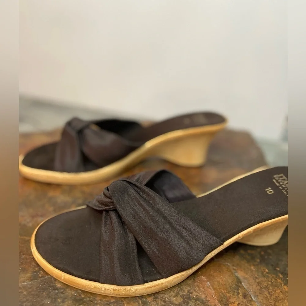 Italian Shoemakers~Dark Brown Shimmery Twist Fabric Wedge Slip-On Sandal~Size 10